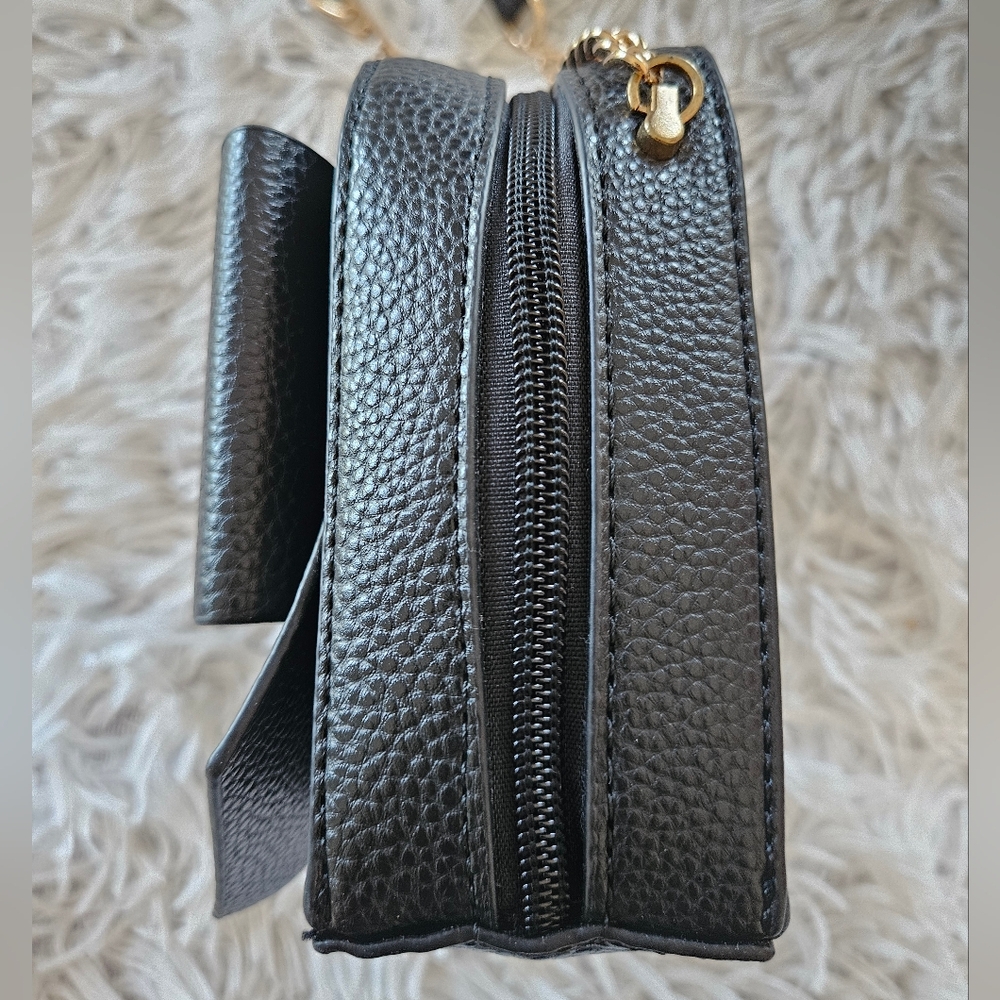 NWOT Crossi New York Boxy Bow Black Crossbody Bag Gold Chain Strap Faux Leather - Picture 6 of 13